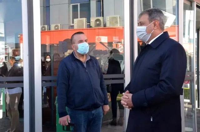 Balıkesir Valisi Şıldak: 'Cumartesi günü dışarı çıkmayalım' Balıkesir Valisi Şıldak: 'Cumartesi günü dışarı çıkmayalım'