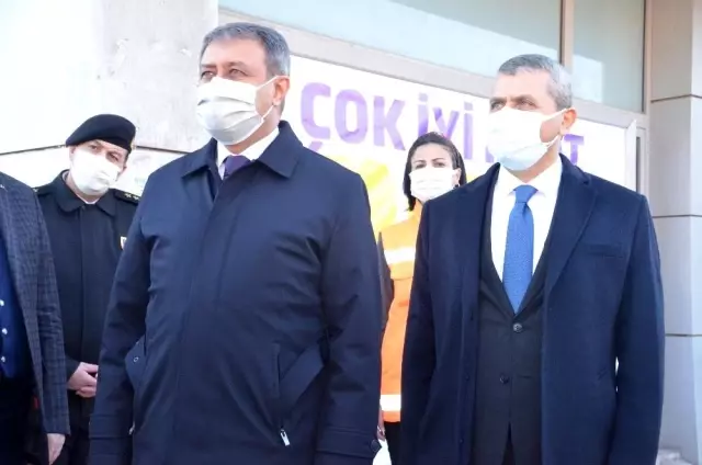 Balıkesir Valisi Şıldak: 'Cumartesi günü dışarı çıkmayalım' Balıkesir Valisi Şıldak: 'Cumartesi günü dışarı çıkmayalım'
