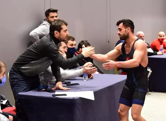Bartın Üniversitesi öğrencisi Ekrem Öztürk, Milli Takım seçmelerinde şampiyon oldu Bartın Üniversitesi öğrencisi Ekrem Öztürk, Milli Takım seçmelerinde şampiyon oldu
