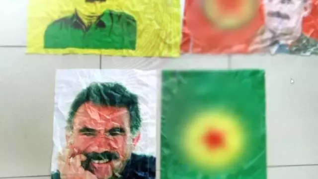 Belediyenin kullanılmayan binasında elebaşı Öcalan'ın fotoğrafları ele geçirildi Belediyenin kullanılmayan binasında elebaşı Öcalan'ın fotoğrafları ele geçirildi