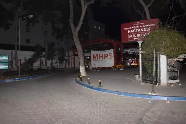 Son dakika: Bıçaklı saldırıda ağır yaralanan kişi polis merkezine sığındı Son dakika: Bıçaklı saldırıda ağır yaralanan kişi polis merkezine sığındı