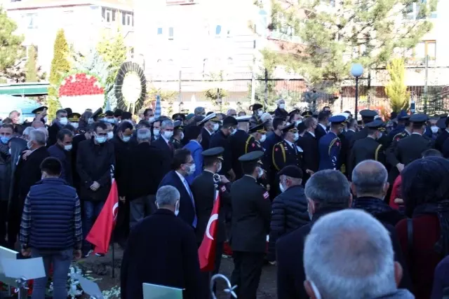 Bitlis şehitleri Ankara'da Cebeci Şehitliği'ne defnedildi Bitlis şehitleri Ankara'da Cebeci Şehitliği'ne defnedildi