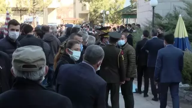 Bitlis şehitleri Cebeci Askeri Mezarlığı'nda toprağa verildi (2) Bitlis şehitleri Cebeci Askeri Mezarlığı'nda toprağa verildi (2)