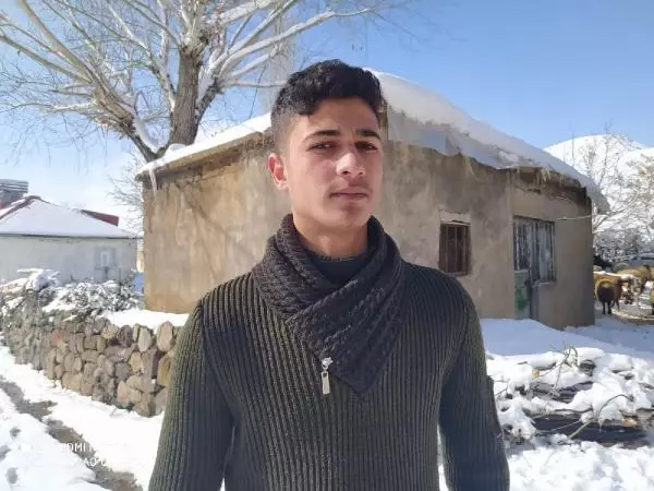 Son dakika gündem: Bitlis'te, askeri helikopterin kaza kırıma uğradığı bölgede inceleme (2) Son dakika gündem: Bitlis'te, askeri helikopterin kaza kırıma uğradığı bölgede inceleme (2)