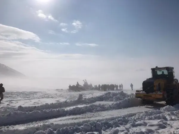 Son dakika gündem: Bitlis'te, askeri helikopterin kaza kırıma uğradığı bölgede inceleme (2) Son dakika gündem: Bitlis'te, askeri helikopterin kaza kırıma uğradığı bölgede inceleme (2)