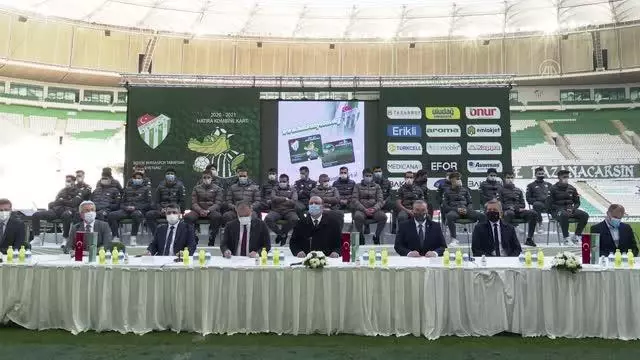 Bursaspor'a destek için başlatılan 'Hatıran Yeter Kombine Kartı' tanıtımı yapıldı Bursaspor'a destek için başlatılan 'Hatıran Yeter Kombine Kartı' tanıtımı yapıldı