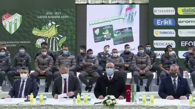 Bursaspor'a destek için başlatılan 'Hatıran Yeter Kombine Kartı' tanıtımı yapıldı Bursaspor'a destek için başlatılan 'Hatıran Yeter Kombine Kartı' tanıtımı yapıldı