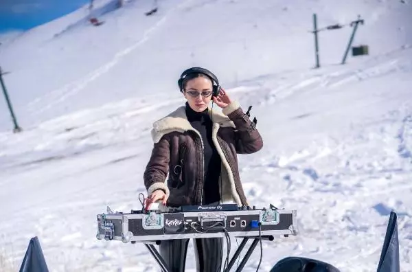 Dünyaca ünlü Ukraynalı DJ Katy Rise, klip için Saklıkent'i seçti Dünyaca ünlü Ukraynalı DJ Katy Rise, klip için Saklıkent'i seçti