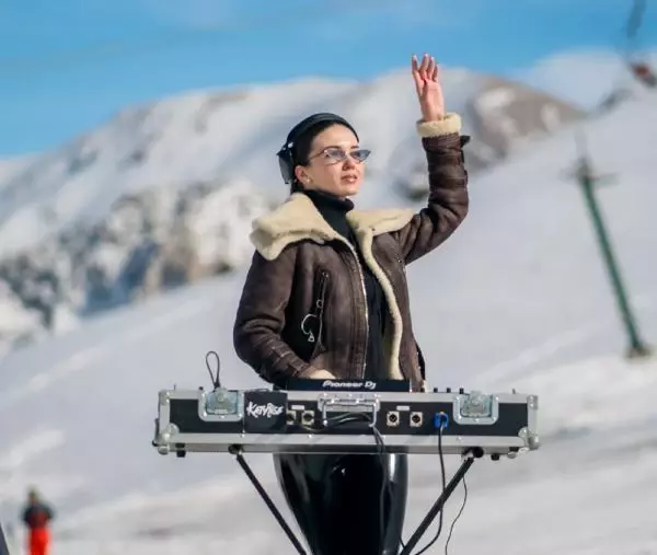 Dünyaca ünlü Ukraynalı DJ Katy Rise, klip için Saklıkent'i seçti Dünyaca ünlü Ukraynalı DJ Katy Rise, klip için Saklıkent'i seçti