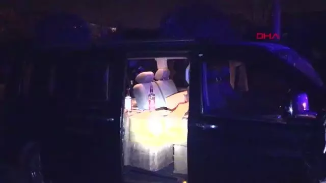 DÜZCE Kısıtlamada, park halindeki minibüste sahte içki ve uyuşturucu hapla yakalandılar DÜZCE Kısıtlamada, park halindeki minibüste sahte içki ve uyuşturucu hapla yakalandılar