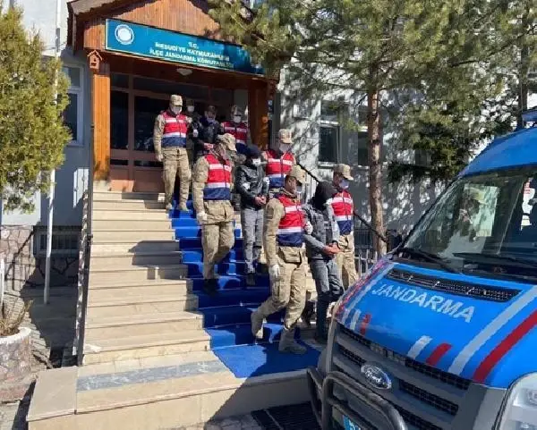 Enerji nakil kablosu hırsızlığına 3 tutuklama Enerji nakil kablosu hırsızlığına 3 tutuklama