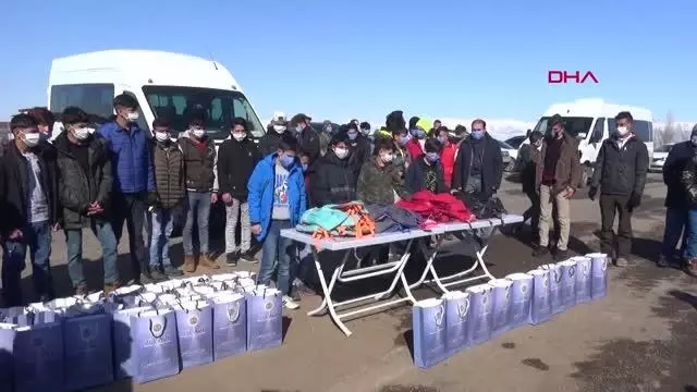 Son dakika haberleri: ERZURUM Çocukların çiftlikte atla gezinti keyfi