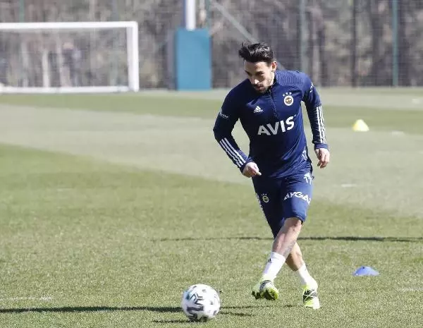 Fenerbahçe'de Luiz Gustavo takımla çalıştı Fenerbahçe'de Luiz Gustavo takımla çalıştı