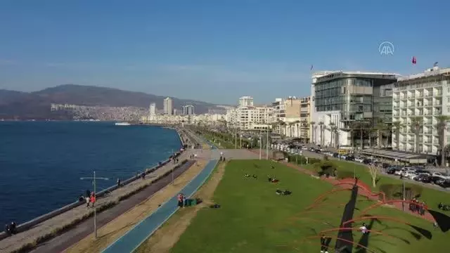 Havaların ısınmasıyla sahillerde hareketlilik yaşandı Havaların ısınmasıyla sahillerde hareketlilik yaşandı