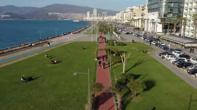 Havaların ısınmasıyla sahillerde hareketlilik yaşandı Havaların ısınmasıyla sahillerde hareketlilik yaşandı