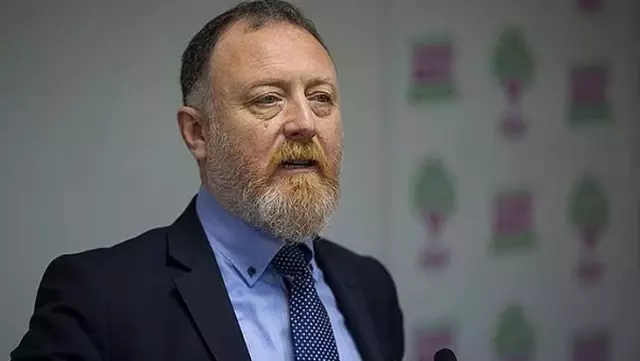 HDP'li Sezai Temelli'nin sözlerine sosyal medyadan tepki yağdı: Askeri hareketlilik iktidar politikası, kaza diyemezler HDP'li Sezai Temelli'nin sözlerine sosyal medyadan tepki yağdı: Askeri hareketlilik iktidar politikası, kaza diyemezler