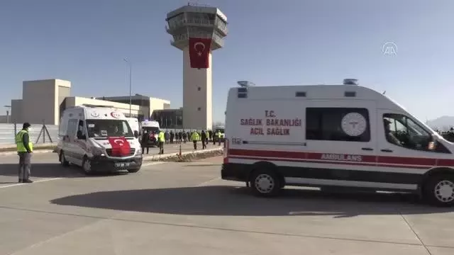Son dakika haberi! Helikopter kazası şehitleri için tören (1) Son dakika haberi! Helikopter kazası şehitleri için tören (1)