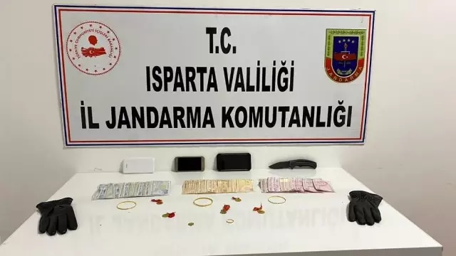 Isparta'da sahte jandarma komutanını JASAT yakaladı Isparta'da sahte jandarma komutanını JASAT yakaladı