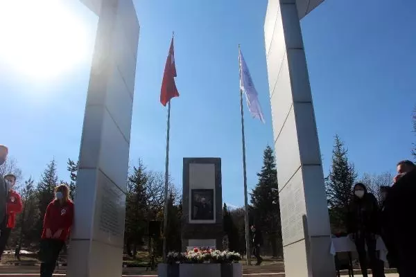 İzzet Baysal, ölümünün 21'inci yıl dönümünde anıldı İzzet Baysal, ölümünün 21'inci yıl dönümünde anıldı