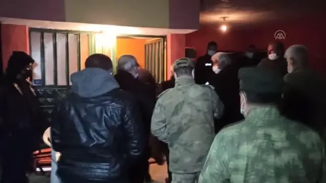 KAHRAMANMARAŞ - Helikopter kazasında şehit olan Astsubay Demir'in ailesine acı haber verildi KAHRAMANMARAŞ - Helikopter kazasında şehit olan Astsubay Demir'in ailesine acı haber verildi