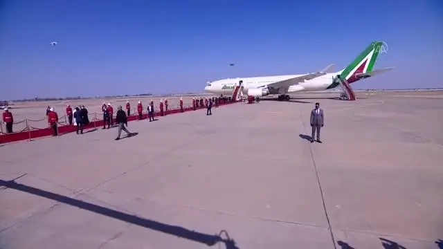 Katoliklerin ruhani lideri Papa Franciscus Irak'ta sevgi gösterisi Katoliklerin ruhani lideri Papa Franciscus Irak'ta sevgi gösterisi