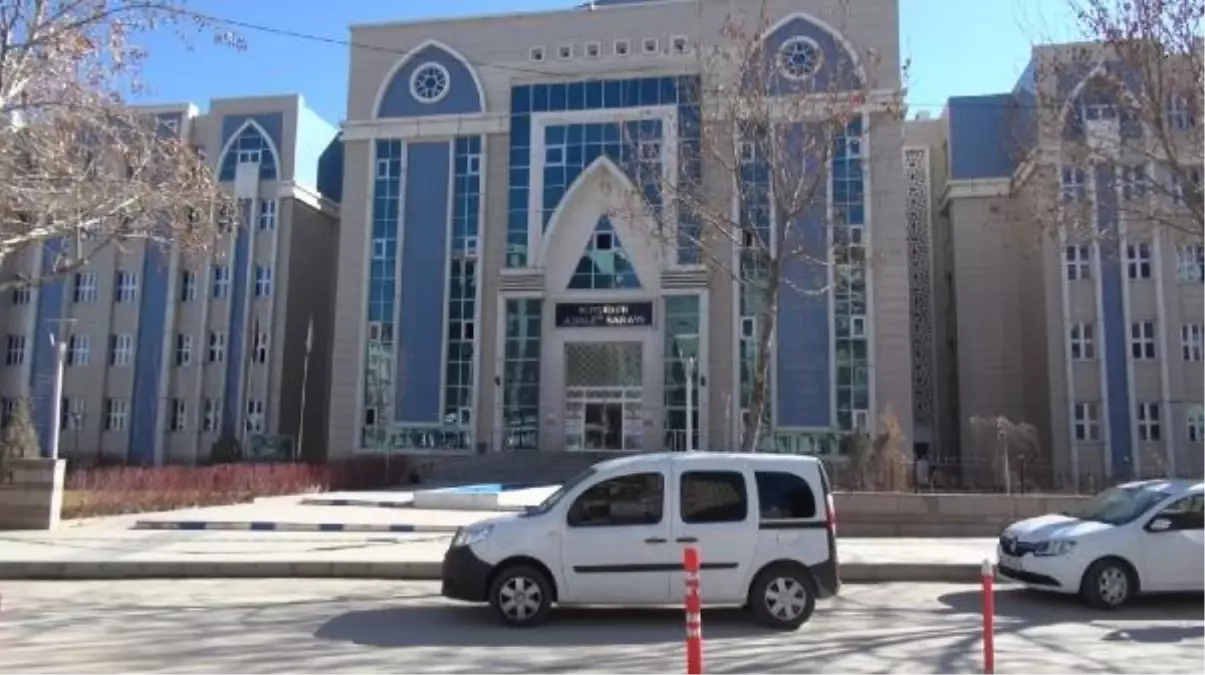 Kırşehir'de kiraladıkları iskele demirlerini Ankara'da satan 2 kişi tutuklandı