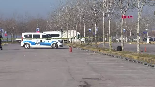 KOCAELİ Fünye ile patlatılan sırt çantasından kadın kıyafetleri çıktı KOCAELİ Fünye ile patlatılan sırt çantasından kadın kıyafetleri çıktı