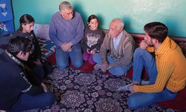 Son dakika haber! 'Nuh'un gemisinin kaşifi' Hasan dede, görevini torunlarına devrediyor Son dakika haber! 'Nuh'un gemisinin kaşifi' Hasan dede, görevini torunlarına devrediyor