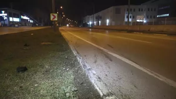 Otomobilin çarptığı motosiklet sürücüsü hayatını kaybetti Otomobilin çarptığı motosiklet sürücüsü hayatını kaybetti