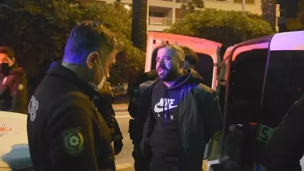 Polisin 'Dur' ihtarına uymayan motosiklet sürücüsü kaza yapınca yakalandı Polisin 'Dur' ihtarına uymayan motosiklet sürücüsü kaza yapınca yakalandı
