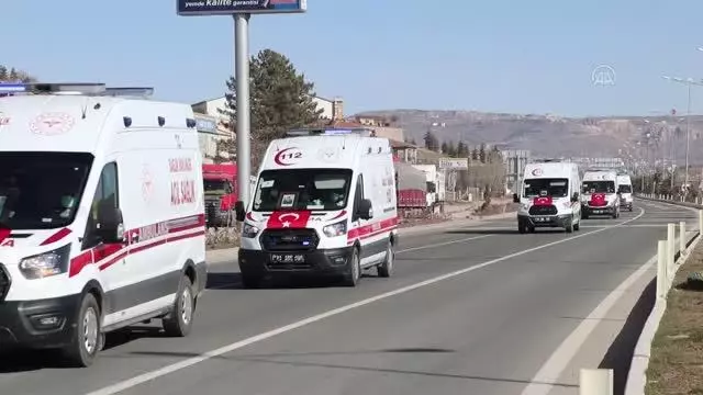 Şehitlerin naaşı törenin yapılacağı Elazığ Havalimanı'na götürüldü Şehitlerin naaşı törenin yapılacağı Elazığ Havalimanı'na götürüldü