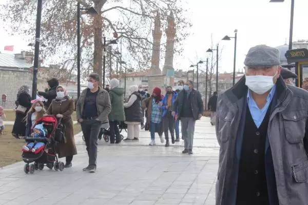 Sivas'a il dışından gelenler 3 gün ikametlerinde kalacak Sivas'a il dışından gelenler 3 gün ikametlerinde kalacak