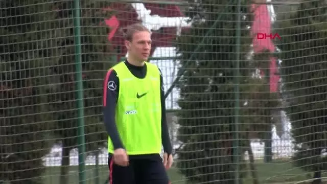 SPOR Serdar Saatçı: İlk hedefim gururla Beşiktaş formasını giymek SPOR Serdar Saatçı: İlk hedefim gururla Beşiktaş formasını giymek