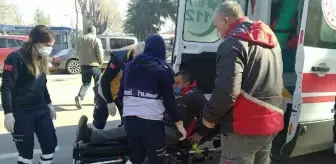 Ürün dağıtımında tutunduğu kamyondan düşüp yaralandı