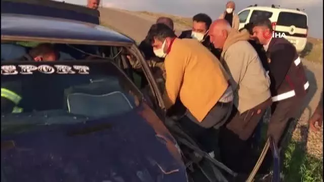 Son dakika haberi | Adıyaman'da iki otomobil kafa kafaya çarpıştı: 1'i ağır 3 yaralı Son dakika haberi | Adıyaman'da iki otomobil kafa kafaya çarpıştı: 1'i ağır 3 yaralı