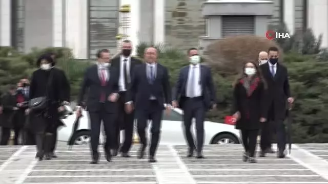 Son dakika: - Bakan Çavuşoğlu Türkmenistan Bağımsızlık Anıtı'nı ziyaret etti Son dakika: - Bakan Çavuşoğlu Türkmenistan Bağımsızlık Anıtı'nı ziyaret etti