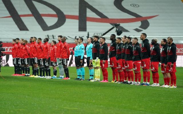 Beşiktaş beat Gaziantep FK 2-1 and took the lead