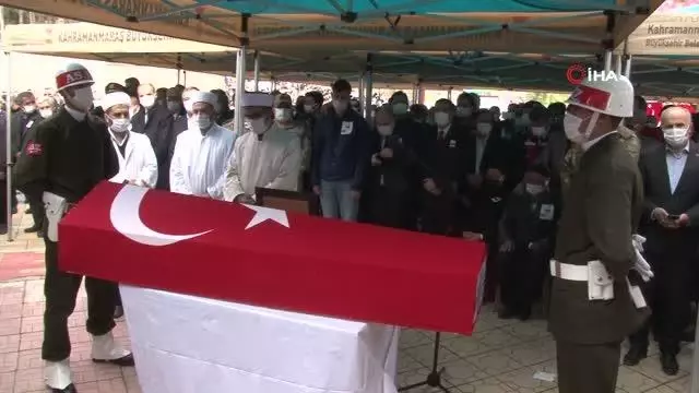 Şehit Astsubay Kıdemli Başçavuş Mehmet Demir son yolculuğuna uğurlandı Şehit Astsubay Kıdemli Başçavuş Mehmet Demir son yolculuğuna uğurlandı