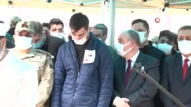 Son dakika genel: Bitlis şehidi son yolculuğuna uğurlandı Son dakika genel: Bitlis şehidi son yolculuğuna uğurlandı