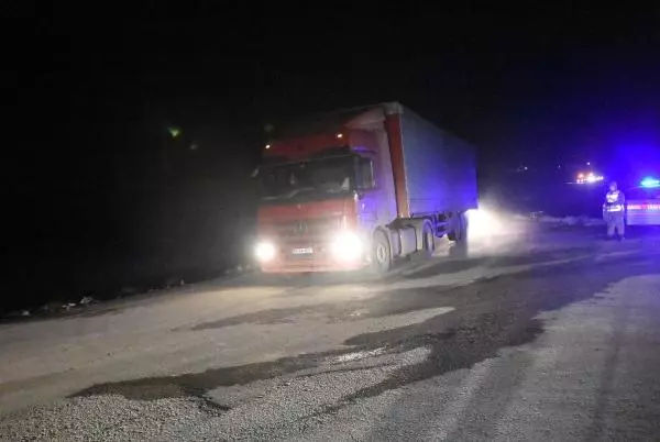 Son dakika haberleri... Bitlis'te kaza kırıma uğrayan askeri helikopter enkazını kaldırma çalışması - HELİKOPTERİN ENKAZI KALDIRILDI Son dakika haberleri... Bitlis'te kaza kırıma uğrayan askeri helikopter enkazını kaldırma çalışması - HELİKOPTERİN ENKAZI KALDIRILDI