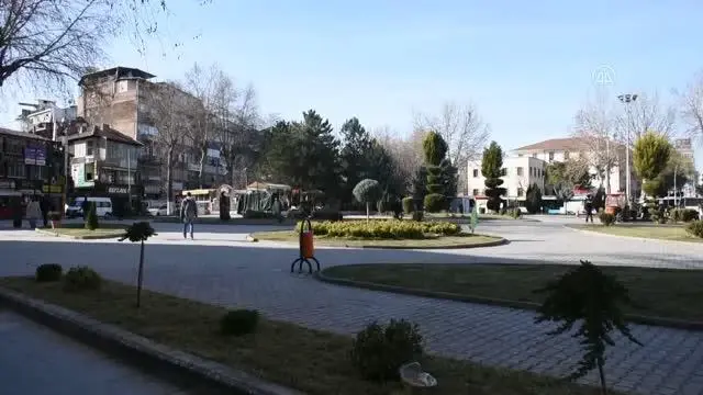 ŞANLIURFA - Vatandaşlar yeni normalleşme süreciyle uzun bir aradan sonra cumartesi günü sokağa çıktı ŞANLIURFA - Vatandaşlar yeni normalleşme süreciyle uzun bir aradan sonra cumartesi günü sokağa çıktı