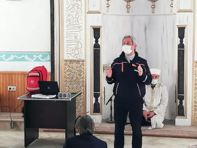 Camide vatandaşlara afet eğitimi Camide vatandaşlara afet eğitimi