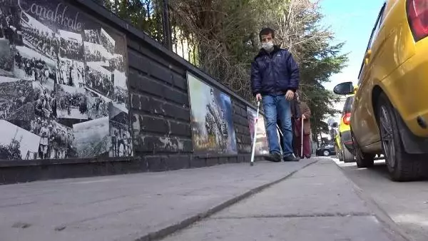 ENGELLERİ; GÖRMEYEN GÖZLERİ DEĞİL, KALDIRIMLARDAKİ ARAÇLAR VE EŞYALAR ENGELLERİ; GÖRMEYEN GÖZLERİ DEĞİL, KALDIRIMLARDAKİ ARAÇLAR VE EŞYALAR