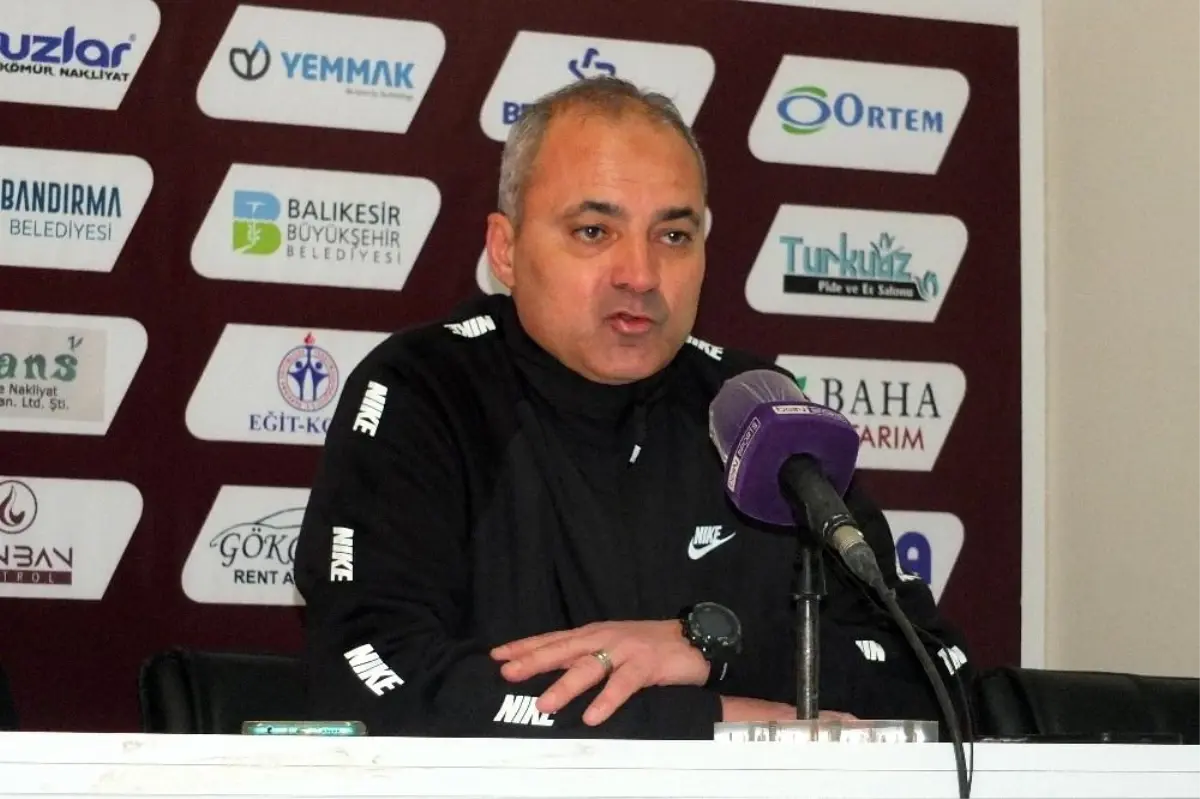 Erkan Sözeri: 'Futbolcularımız bugün güzel bir isyan etti'