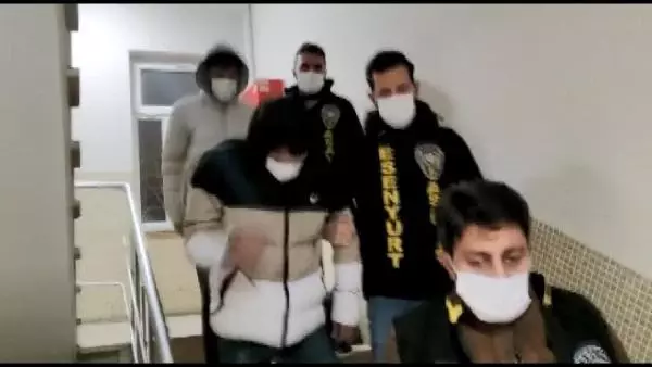 Son dakika... ESENYURT'TA ÇOCUKLU KADININ KONUŞTUĞU SIRADA TELEFONUNU BÖYLE ALIP KAÇTILAR Son dakika... ESENYURT'TA ÇOCUKLU KADININ KONUŞTUĞU SIRADA TELEFONUNU BÖYLE ALIP KAÇTILAR