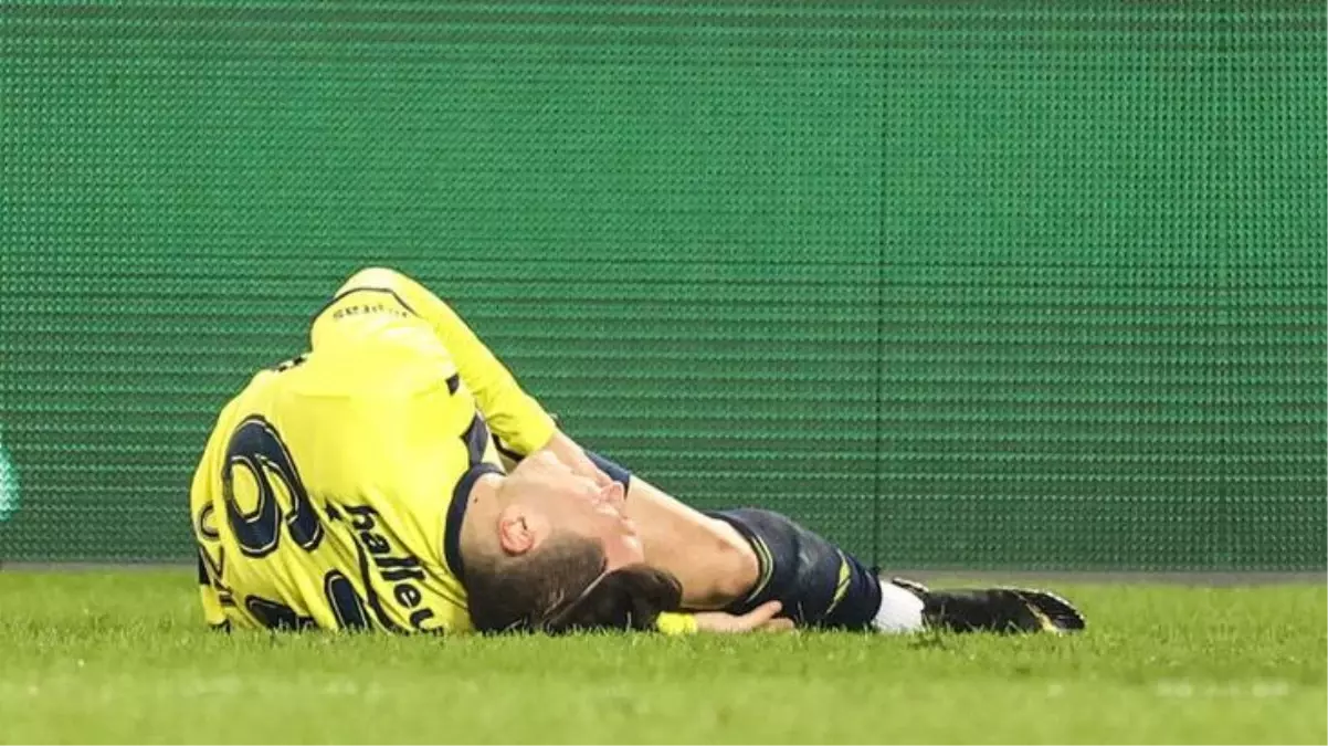 Fenerbahçe'de Mesut Özil depremi! İşte forma giyemeyeceği maçlar