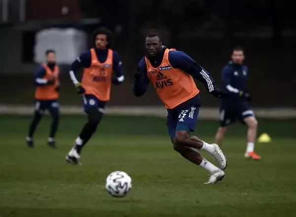 Fenerbahçe'de Konyaspor maçı hazırlıkları Fenerbahçe'de Konyaspor maçı hazırlıkları