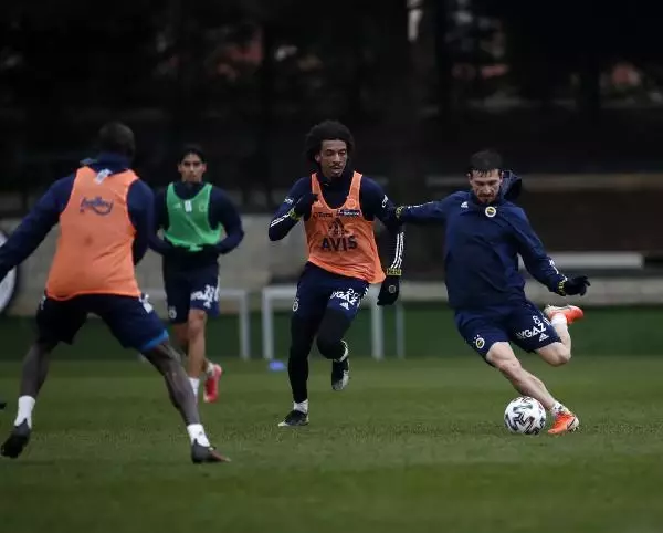 Fenerbahçe'de Konyaspor maçı hazırlıkları Fenerbahçe'de Konyaspor maçı hazırlıkları
