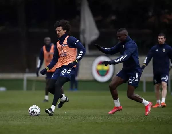 Fenerbahçe'de Konyaspor maçı hazırlıkları Fenerbahçe'de Konyaspor maçı hazırlıkları