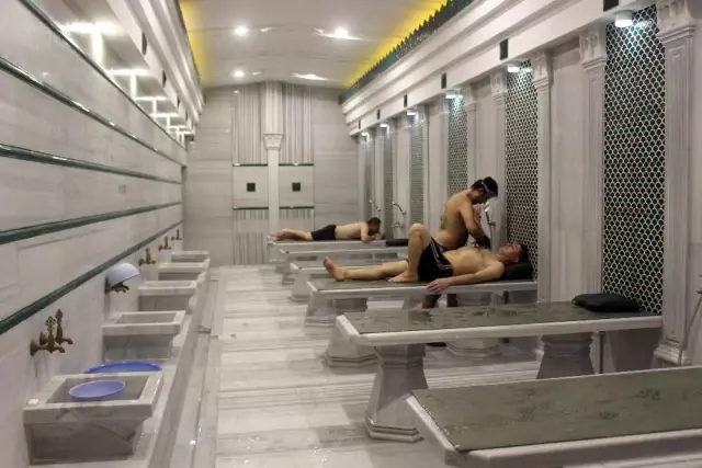 Hamamlar açıldı vatandaş kese ve masaja koştu Hamamlar açıldı vatandaş kese ve masaja koştu
